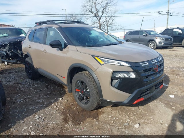 Salvage Nissan Rogue Image