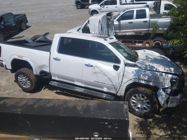 General Motors Sierra 3500HD 4wd  Standard Bed Denali