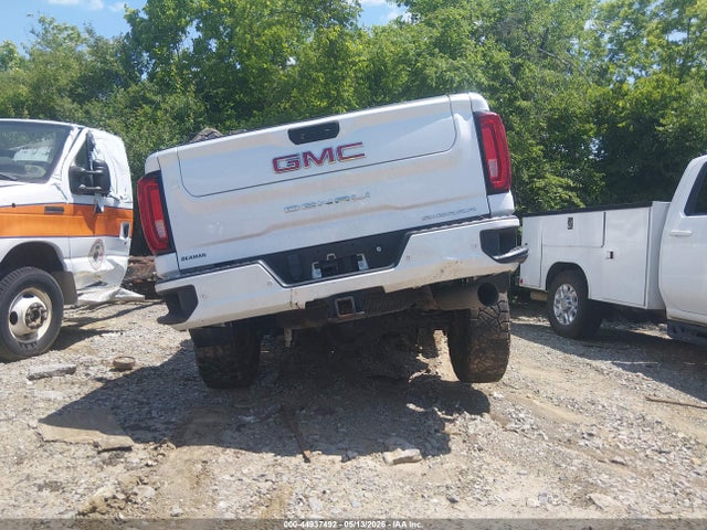 General Motors Sierra 3500HD 4wd  Standard Bed Denali