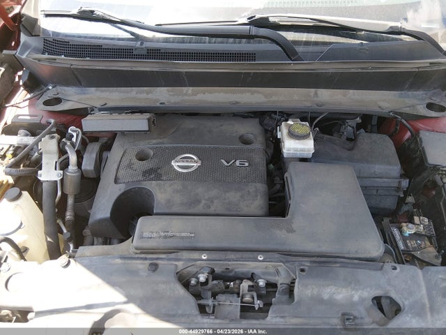 Nissan Pathfinder S