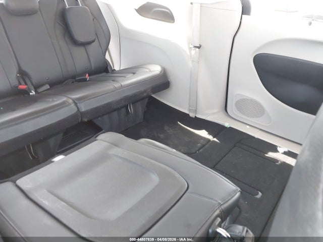 Chrysler Pacifica Touring L