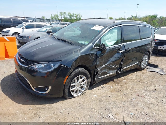 Chrysler Pacifica Touring L