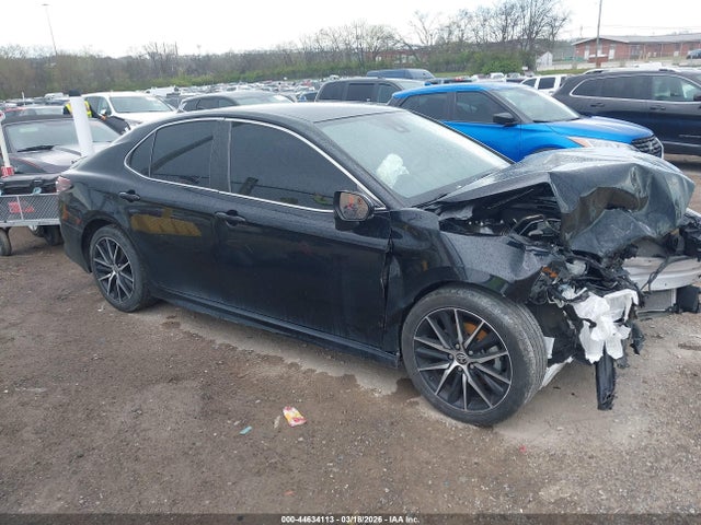 Salvage Toyota Camry Image