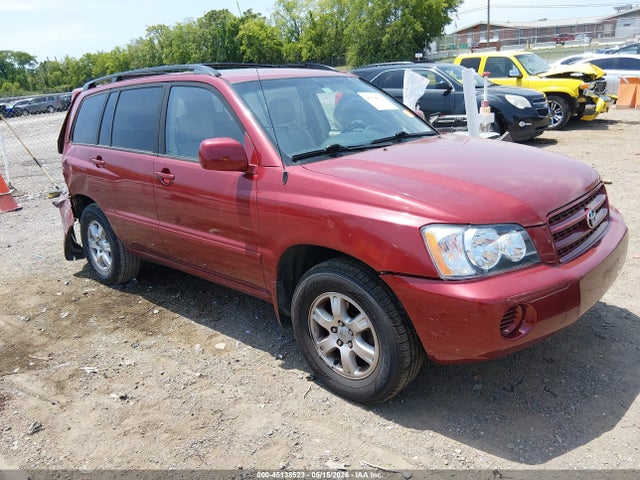 Salvage Toyota Highlander Image