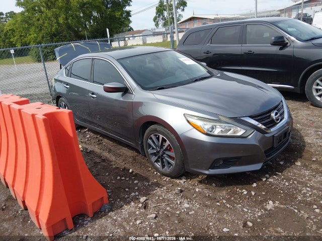Salvage Nissan Altima Image