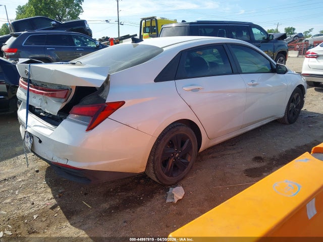 Hyundai ELANTRA Sel