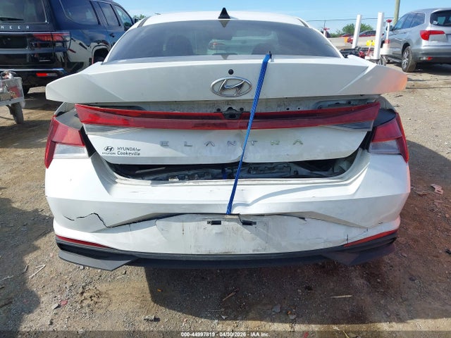 Hyundai ELANTRA Sel
