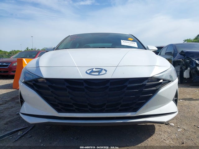 Hyundai ELANTRA Sel