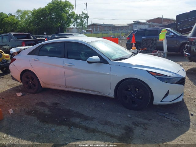 Hyundai ELANTRA Sel
