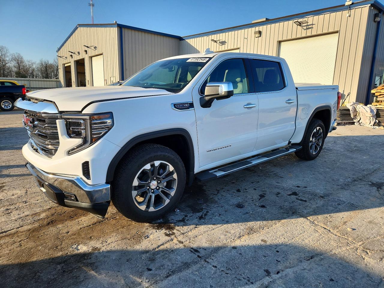 Salvage GMC Sierra Image