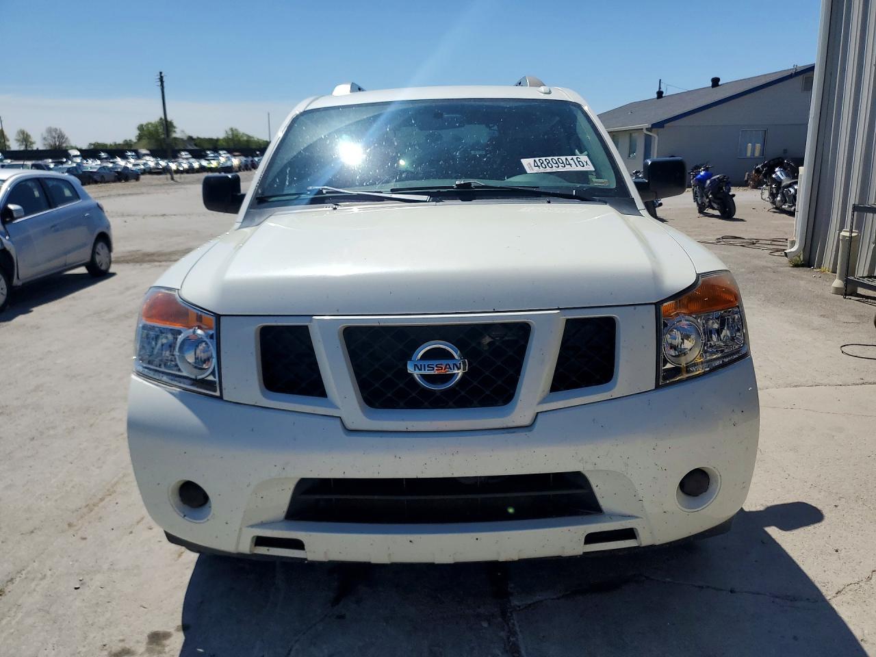 Nissan Armada Sv