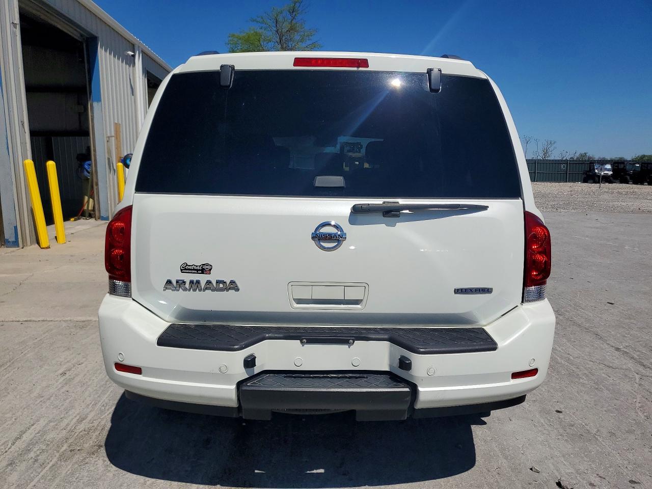 Nissan Armada Sv