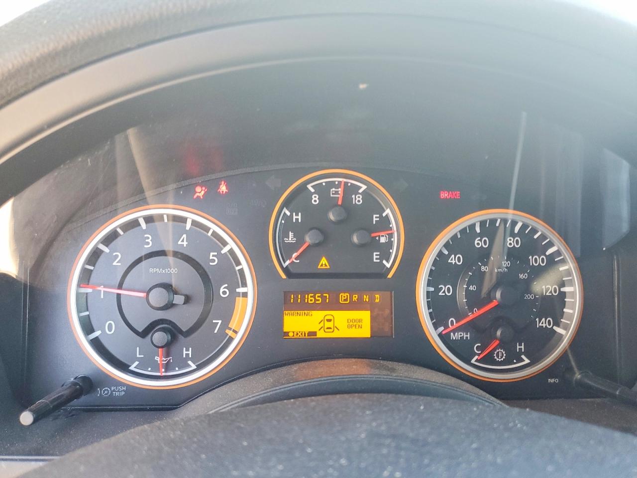 Nissan Armada Sv