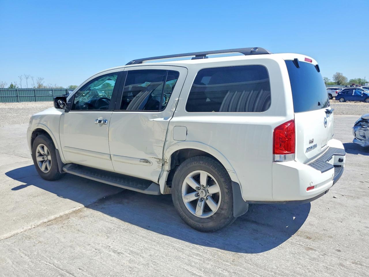 Nissan Armada Sv