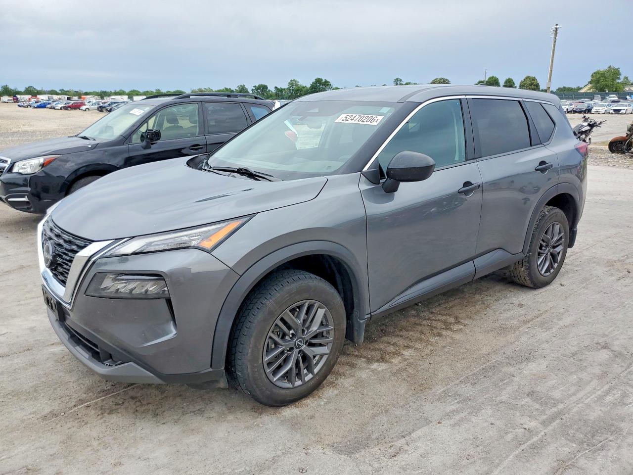 Salvage Nissan Rogue Image