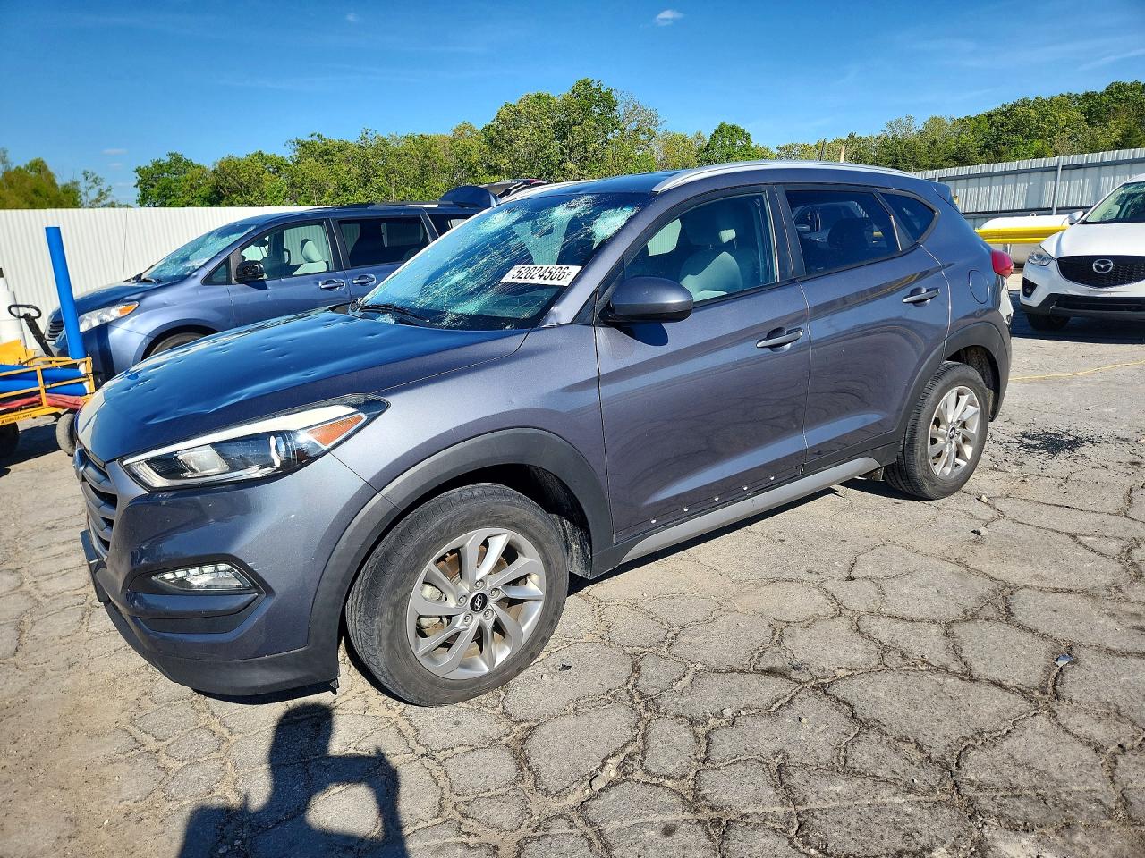 Salvage Hyundai TUCSON Image