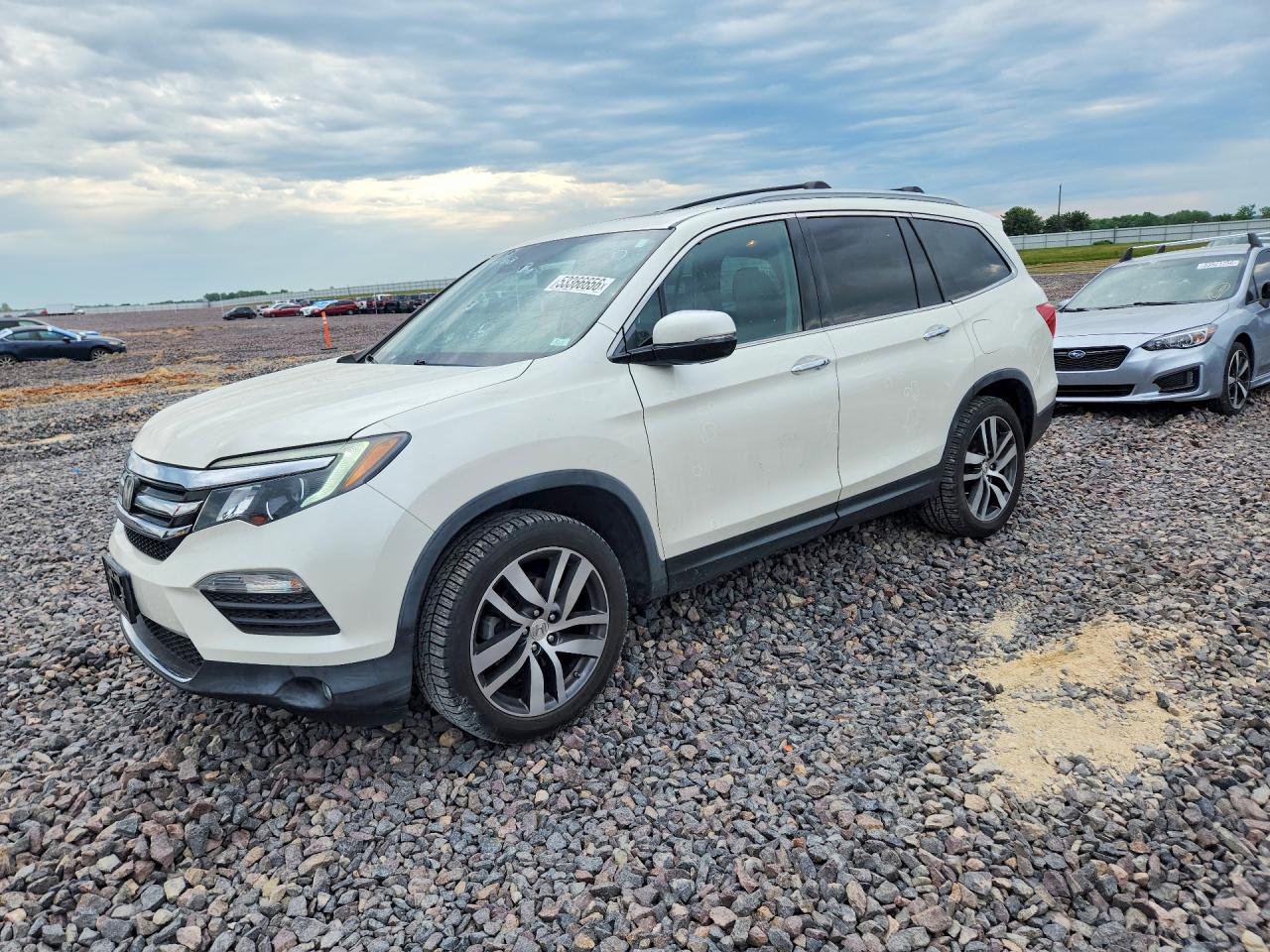 Salvage Honda Pilot Image