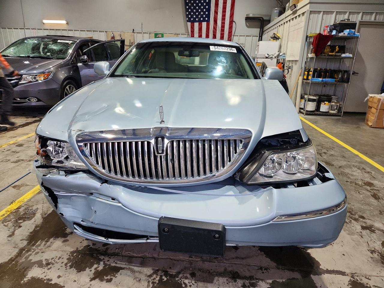 Lincoln Towncar Signature Limited