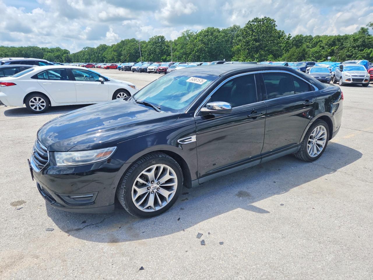 Salvage Ford Taurus Image