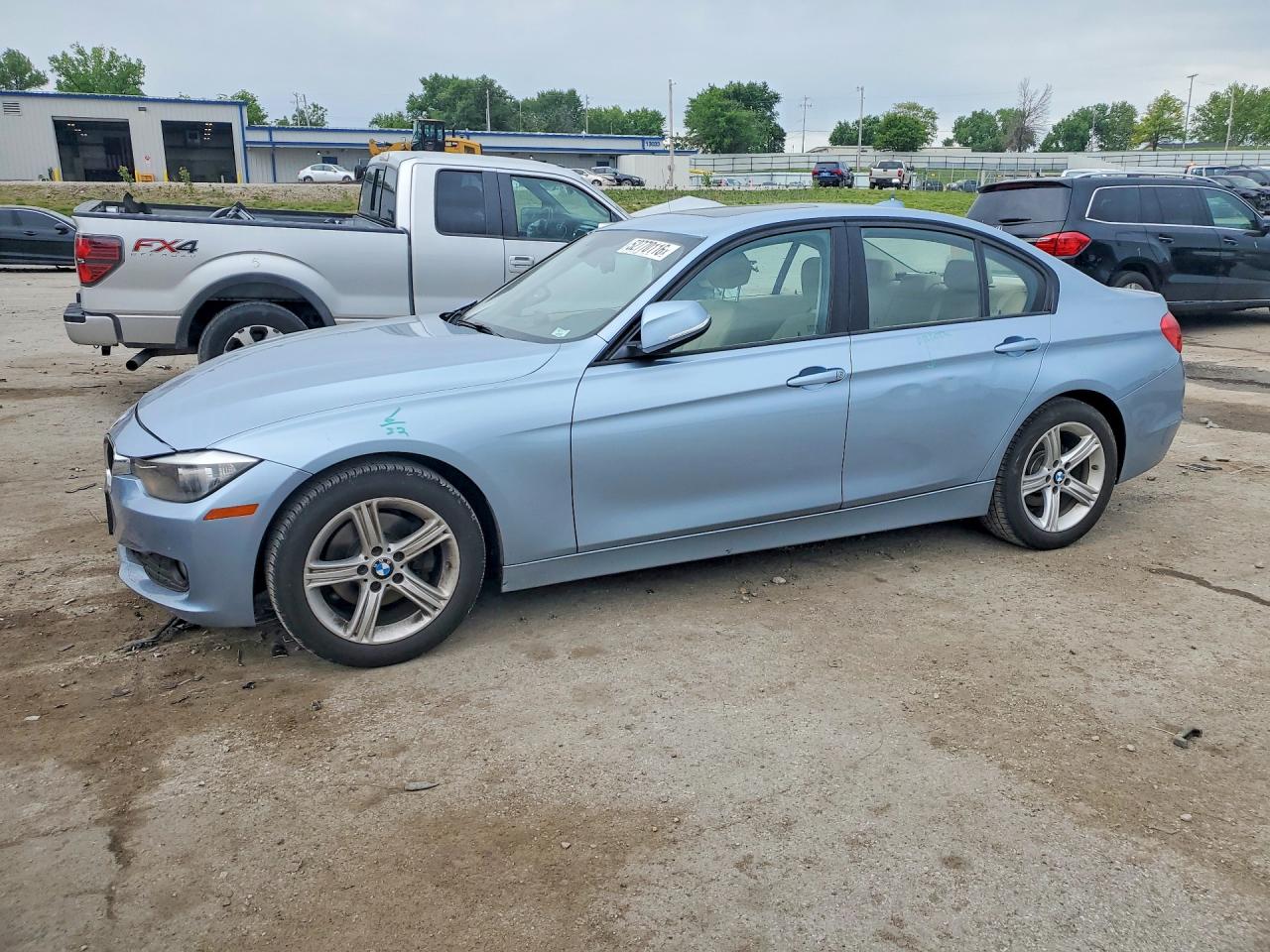 Salvage BMW 3 Series Image