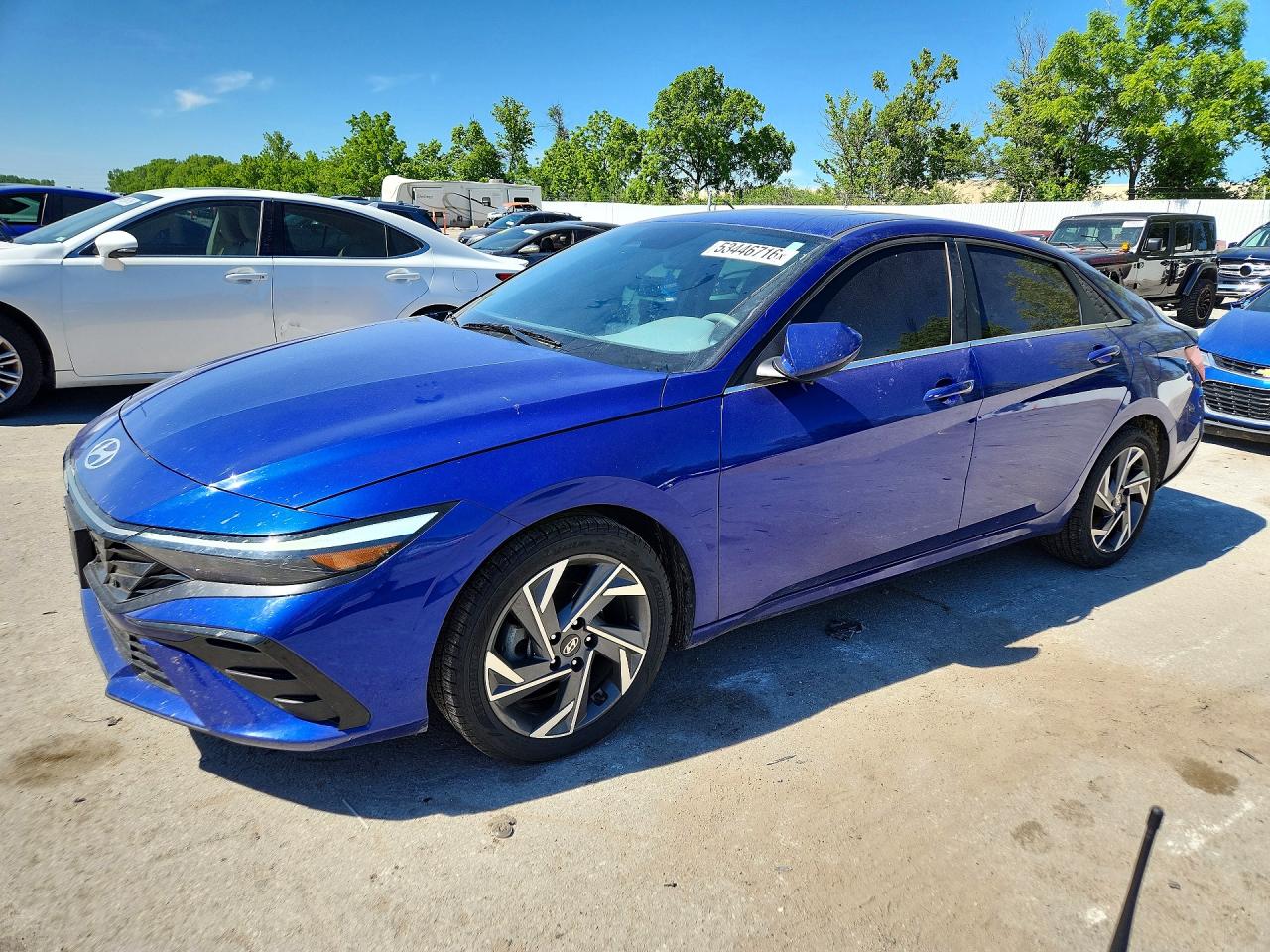 Salvage Hyundai ELANTRA Image