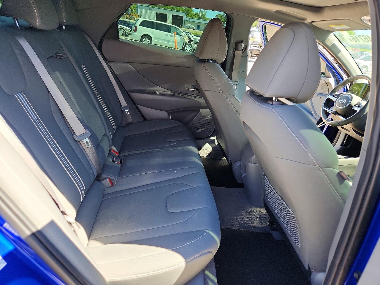 Hyundai ELANTRA Sel