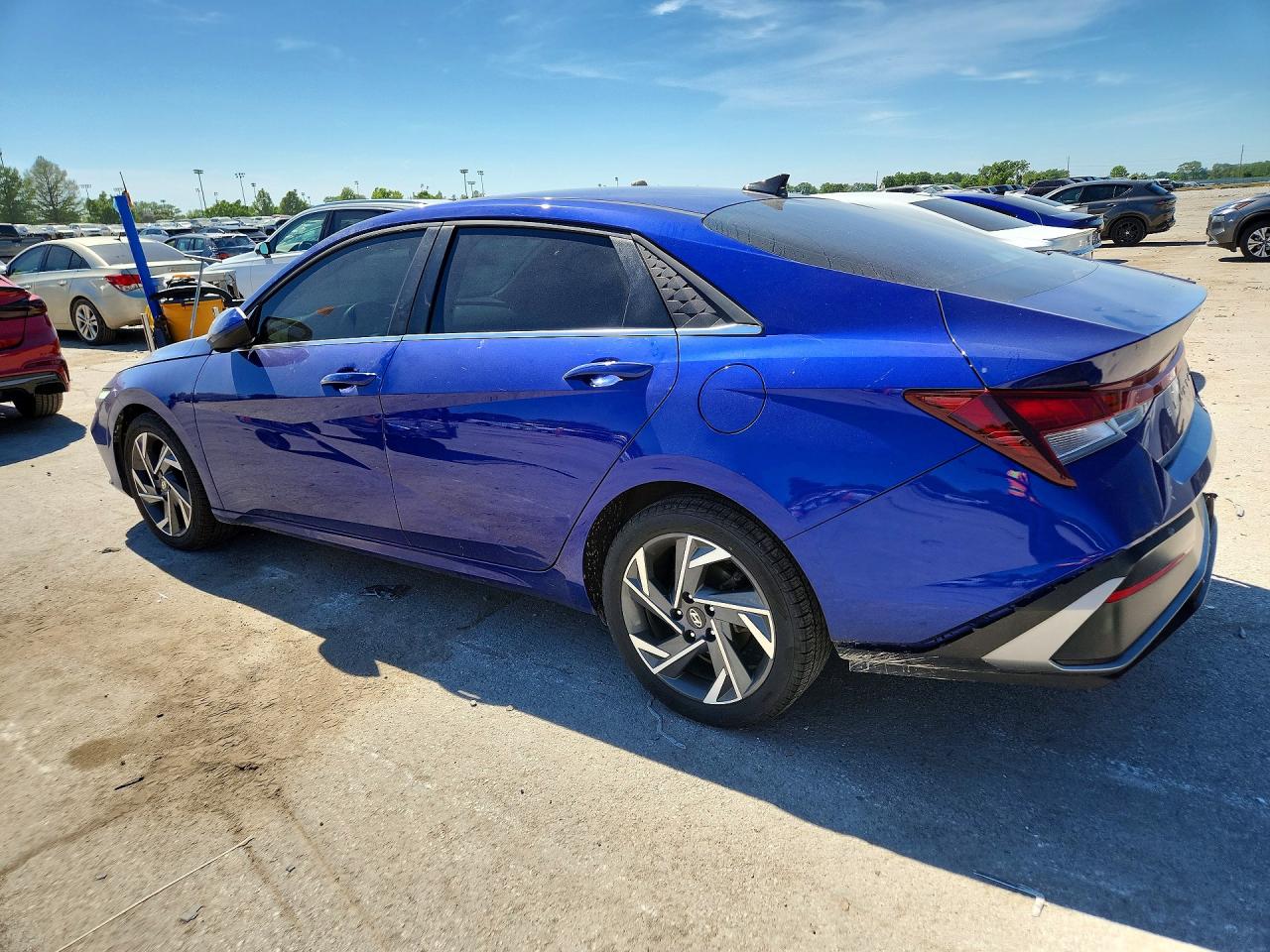 Hyundai ELANTRA Sel
