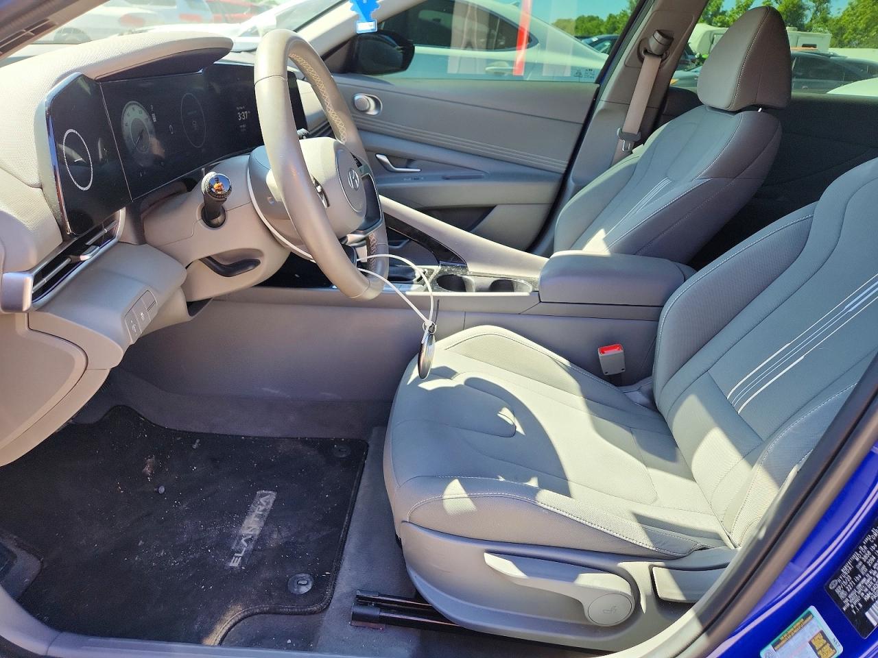 Hyundai ELANTRA Sel
