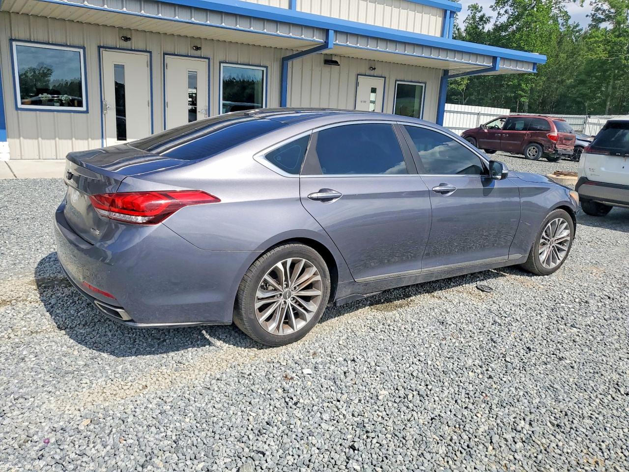 Hyundai Genesis 3.8l