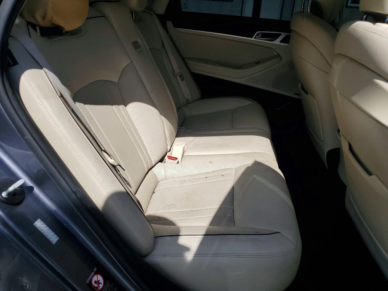 Hyundai Genesis 3.8l