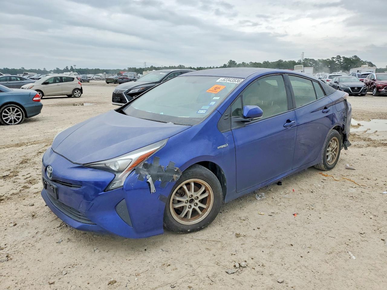 Salvage Toyota Prius Image