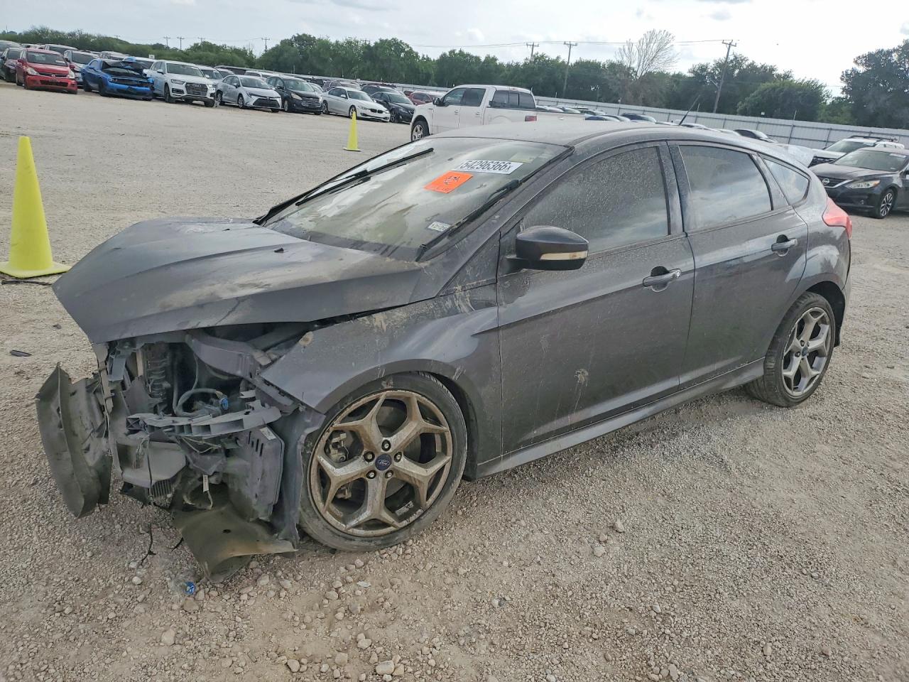 Salvage Ford Focus Image