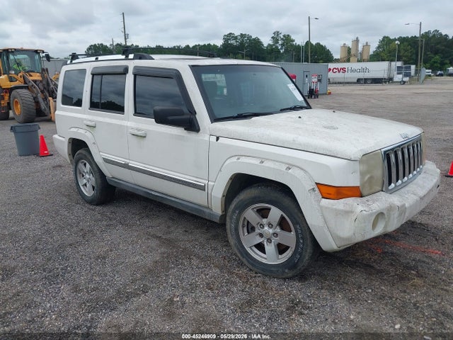 Salvage Jeep Commander Image
