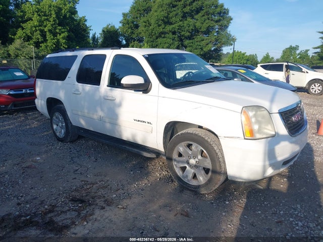 Salvage GMC Yukon Image