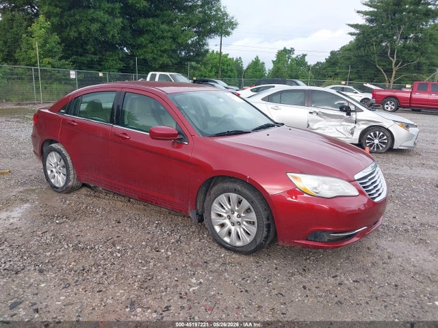 Salvage Chrysler 200 Image