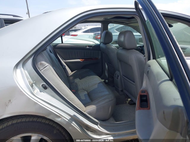 Toyota Camry Xle V6