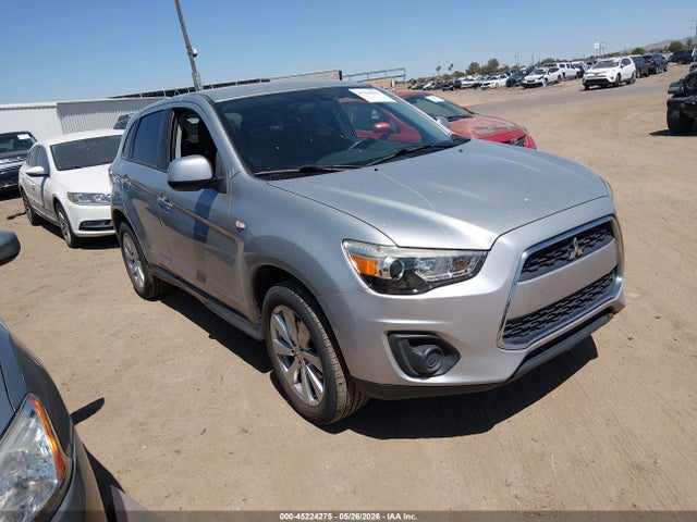 Salvage Mitsubishi Outlander Image