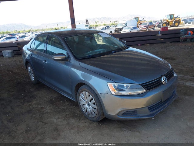 Salvage Volkswagen Jetta Image
