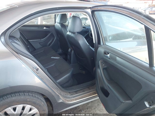 Volkswagen Jetta 1.8t Se