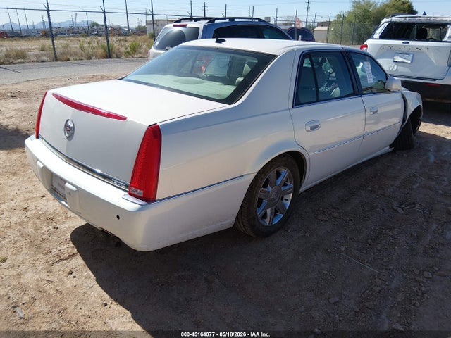 Cadillac DTS Standard