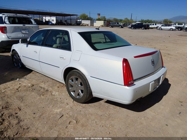Cadillac DTS Standard