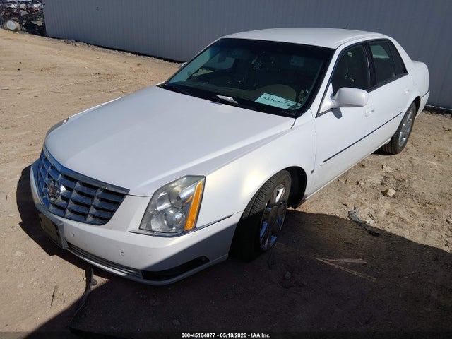 Cadillac DTS Standard