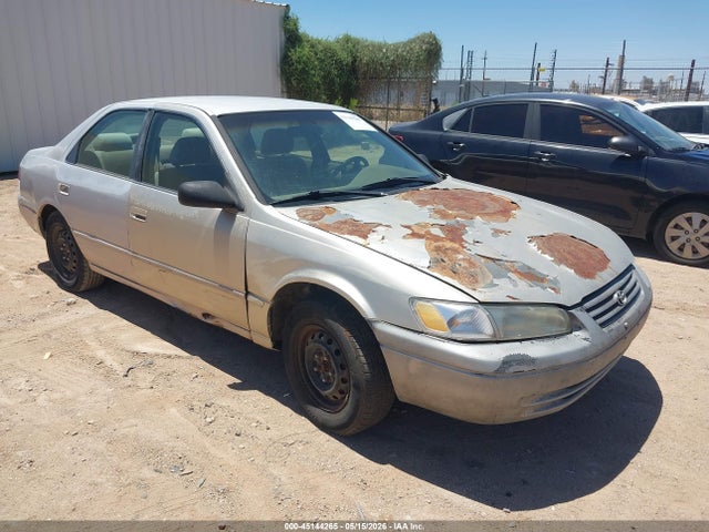 Salvage Toyota Camry Image