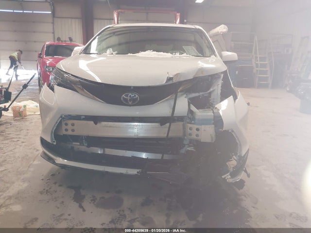 Toyota Sienna Le