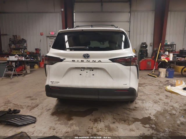 Toyota Sienna Le
