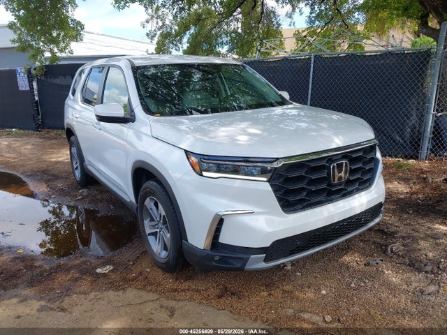 Salvage Honda Pilot Image