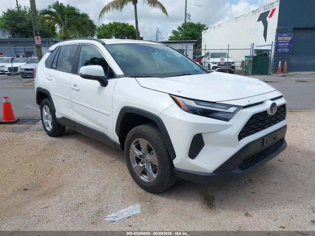Salvage Toyota RAV4 Image