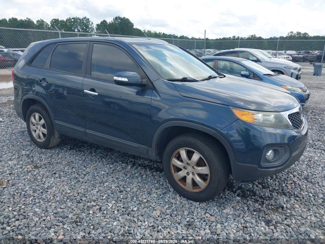 Salvage Kia Sorento Image