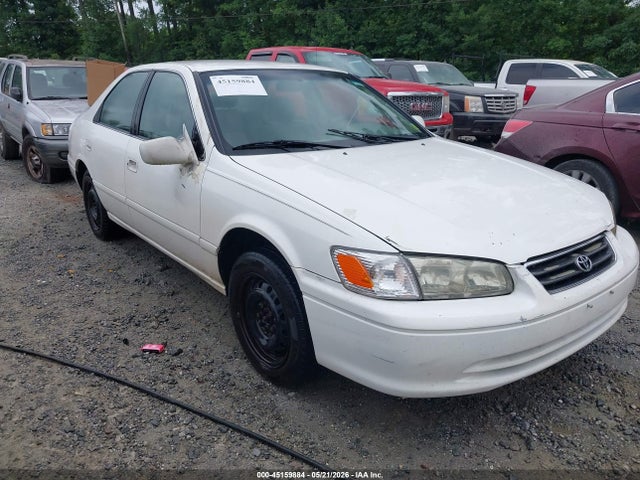 Salvage Toyota Camry Image