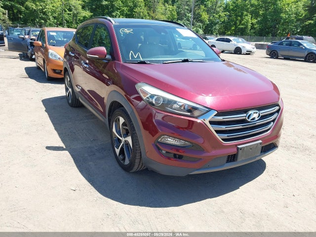 Salvage Hyundai TUCSON Image